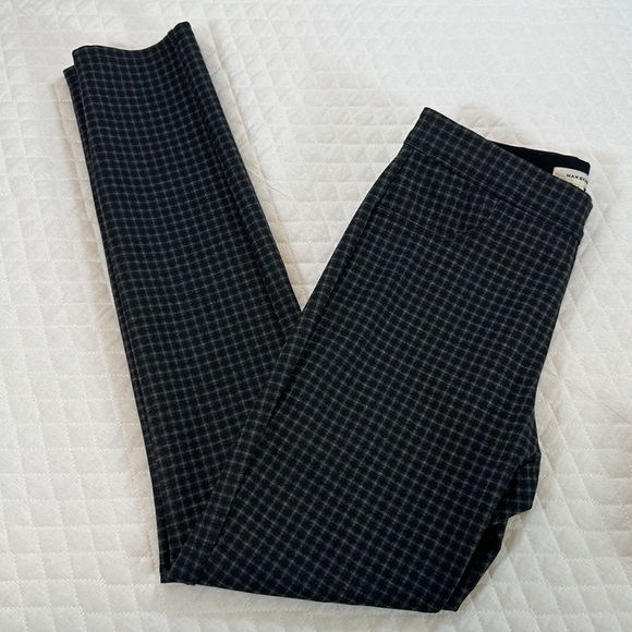 Max Studio Pull On Ankle Pants. Size Small. Black and Gray Plaid. Back Pockets. - Picture 7 of 9